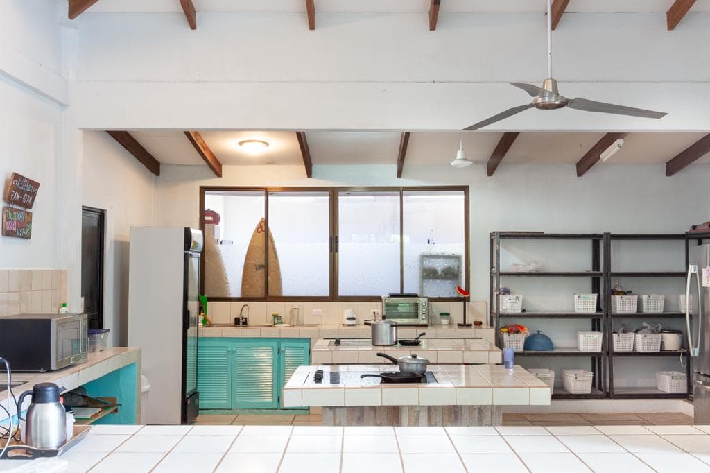 K Section Hostel: Steps from the Surf