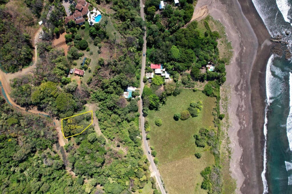 Located in front of a world-class wave, part of the Guanavista community