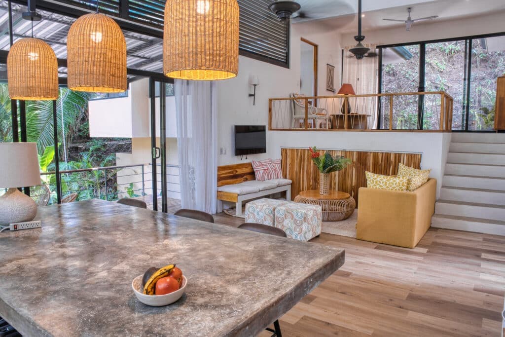 4 bedroom home next to Del Mar Academy - Room to Expand