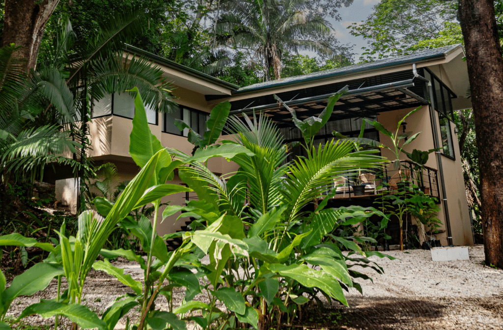 4 bedroom home next to Del Mar Academy - Room to Expand