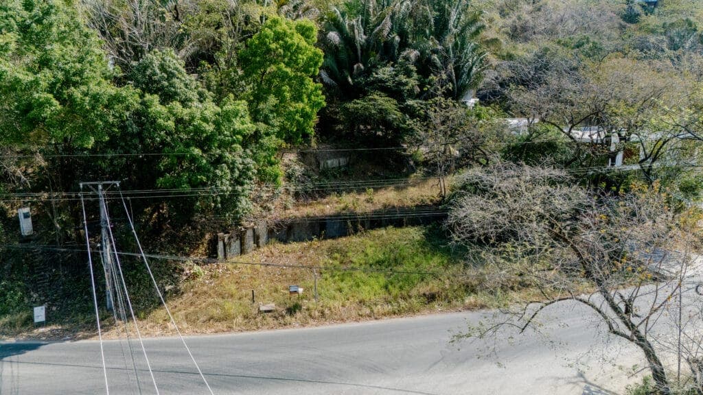 Prominent Mixed Use Property in Guiones