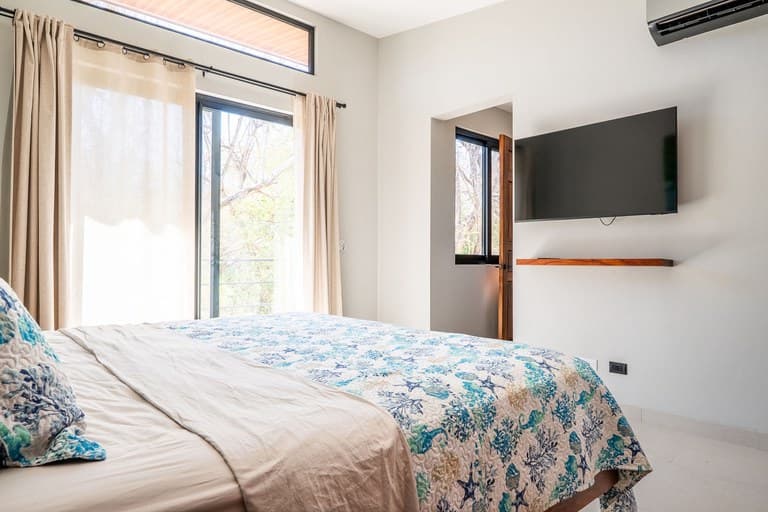 Casa Jacaranda: Brand new home on the beach access in Palm Beach Estates, Playa Grande