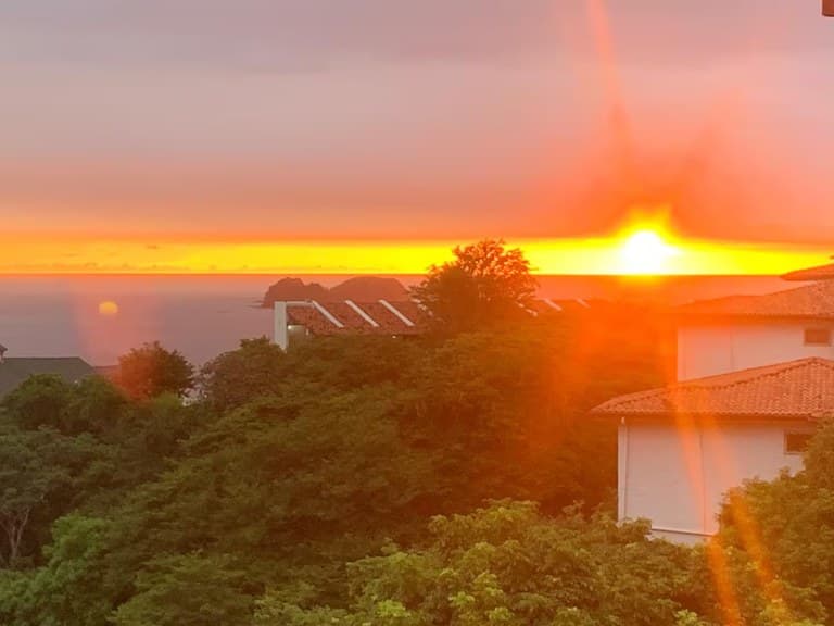 Villa Pacifique: Ocean views from the Villa Sol resort community!