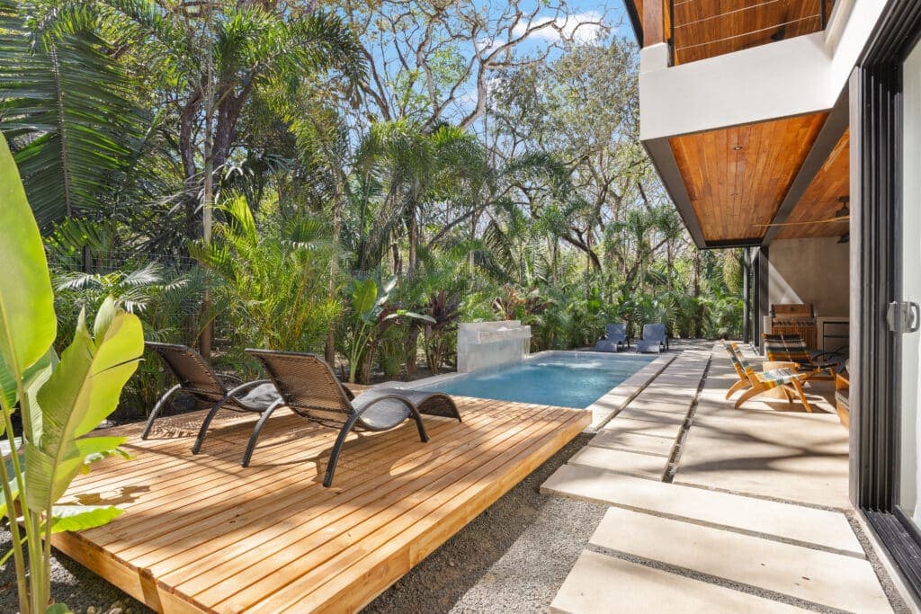 New 6-Bedroom Home in North Guiones