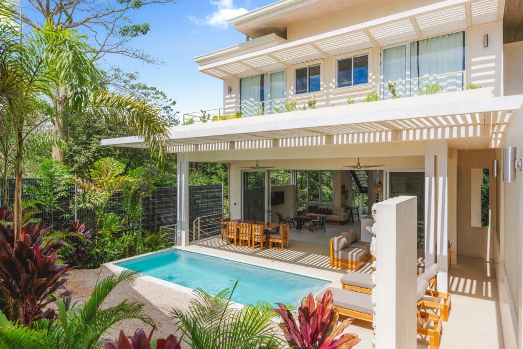 Brand New Modern Home Near Lagarta Lodge